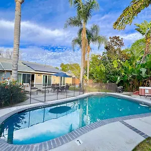 Rainforest 4 Bedroom Poolspa Walk2disneyland Holiday home