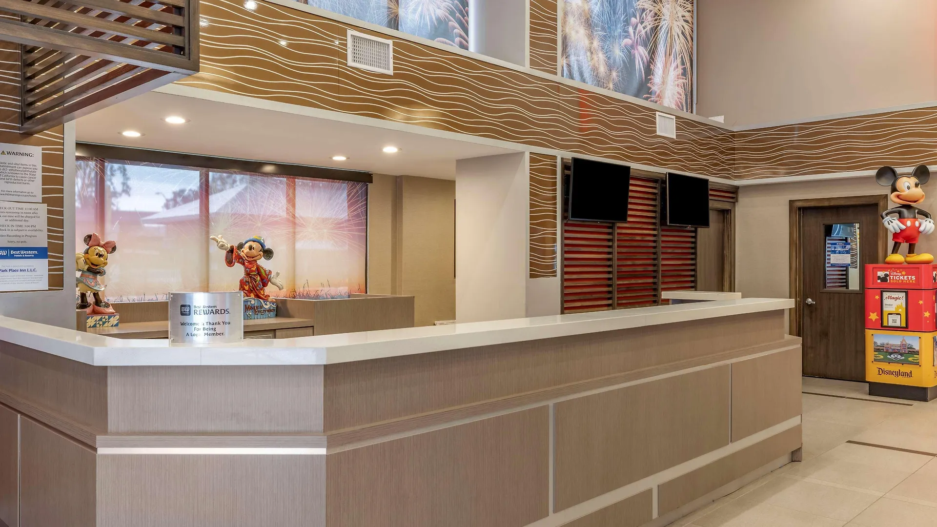 אנהיים Best Western Plus Park Place Inn - Mini Suites