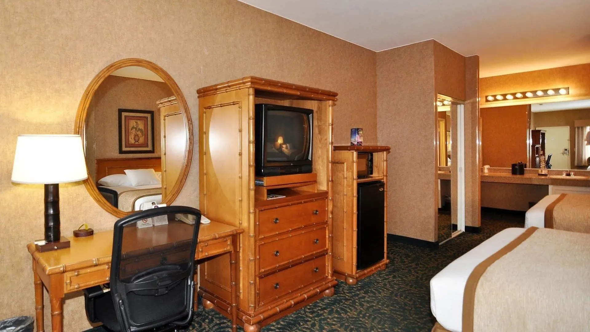 מלון אנהיים Best Western Plus Park Place Inn - Mini Suites